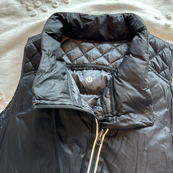 Reversible Grey/Black Lululemon vest - Picture 2 of 7